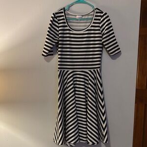 LuLaRoe Black and White Striped Midi Dress❤️